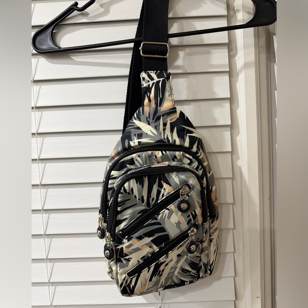 Stylish Camouflage Sling Bag 🖤🤎 Best Offer Accepted! 🎉